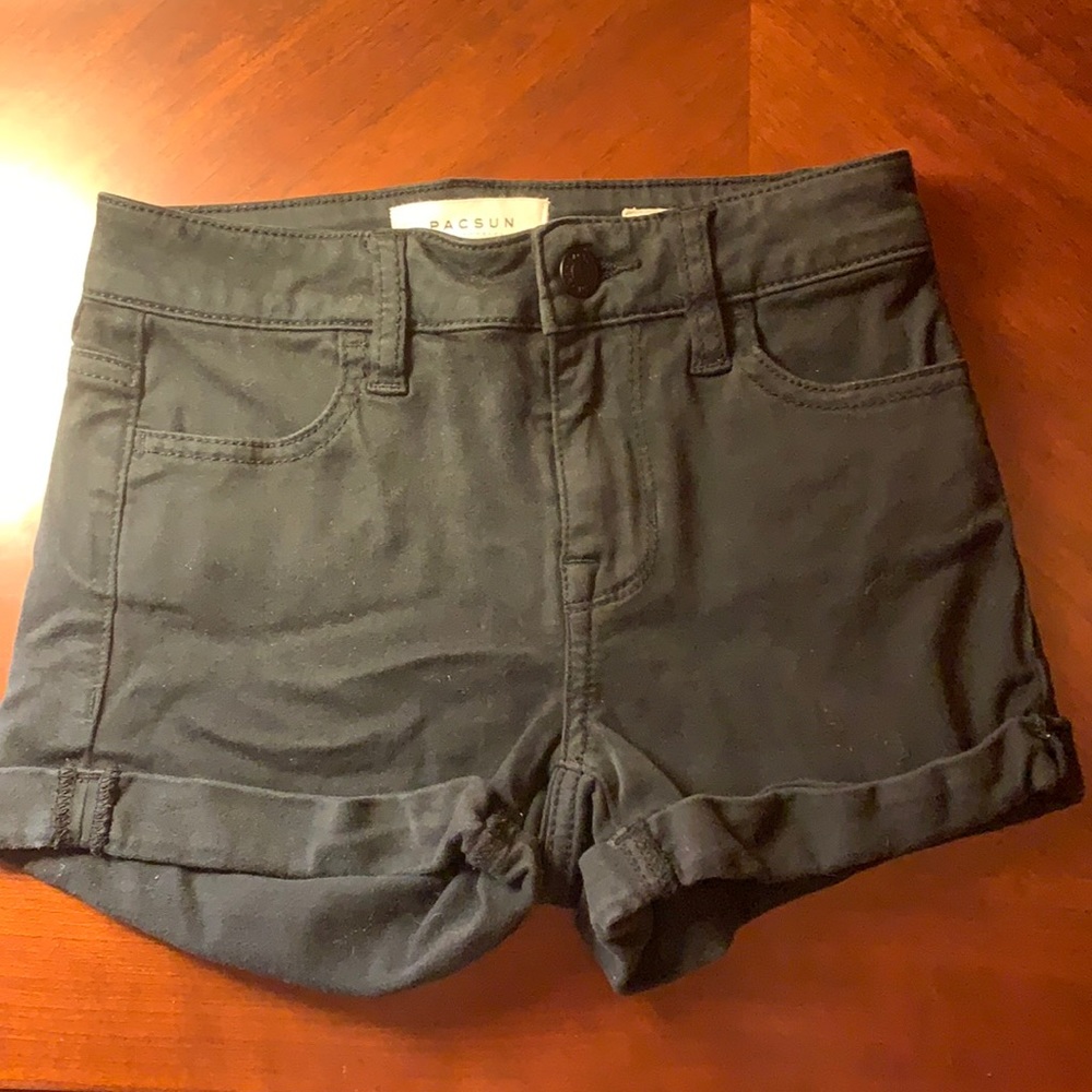 black pacsun shorts size 22